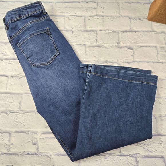 m jeans Maurices Women's Jeans Super Hi-Rise Wide Leg Button Fly size 2 Short - Picture 3 of 16